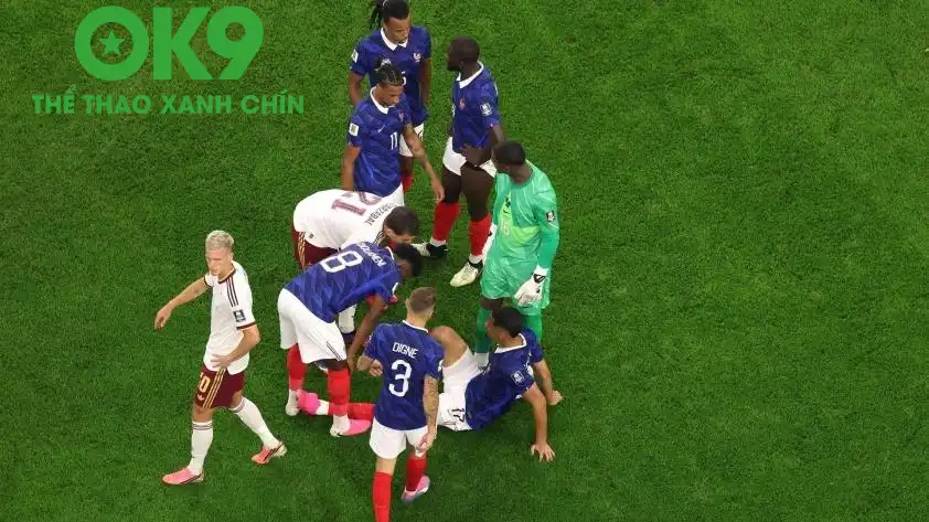 Saliba dính chấn thương và phải sớm rời sân trong trận bán kết với Tây Ban Nha Saliba dính chấn thương và phải sớm rời sân trong trận bán kết với Tây Ban Nha